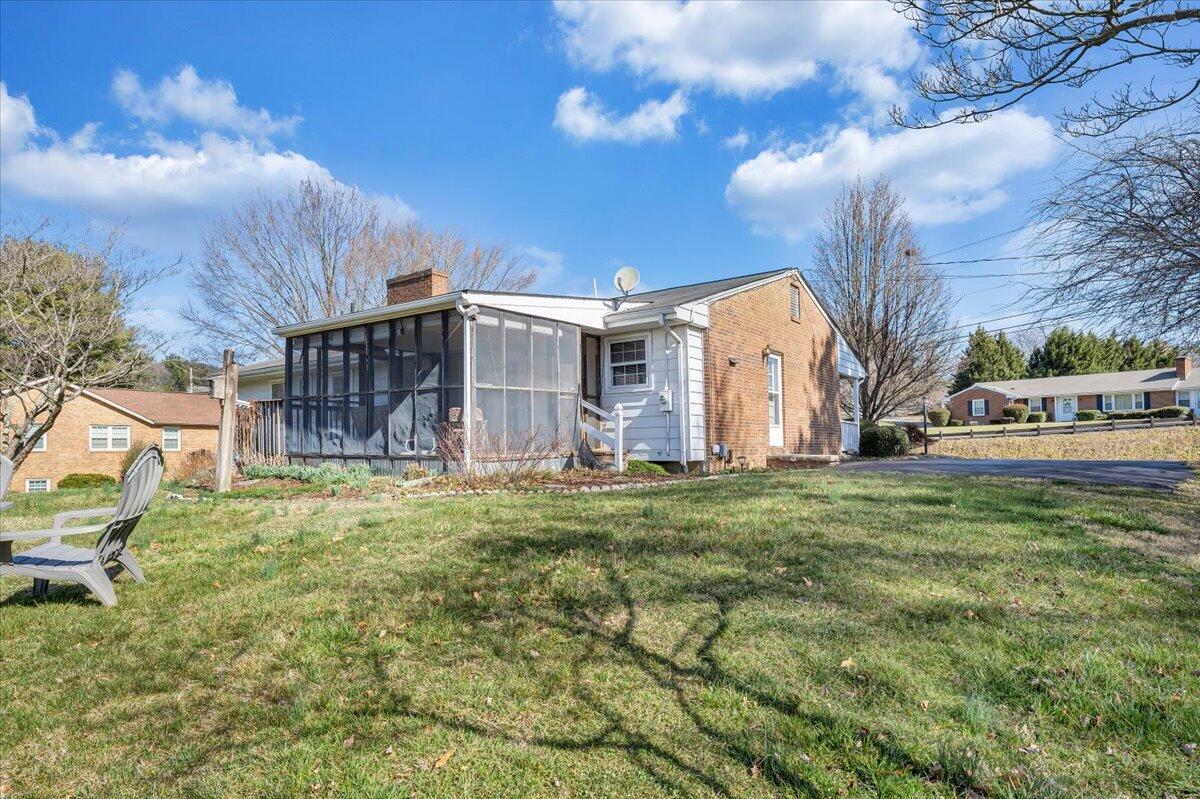 1440 West Ruritan Road Roanoke, VA 24012 - Photo 29 of 40 29-MIB04013