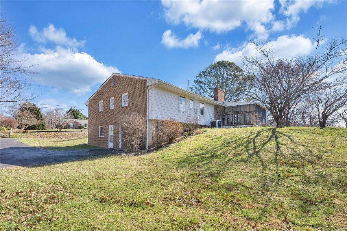 1440 West Ruritan Road Roanoke, VA 24012 - Photo 34 of 40 34-MIB04028