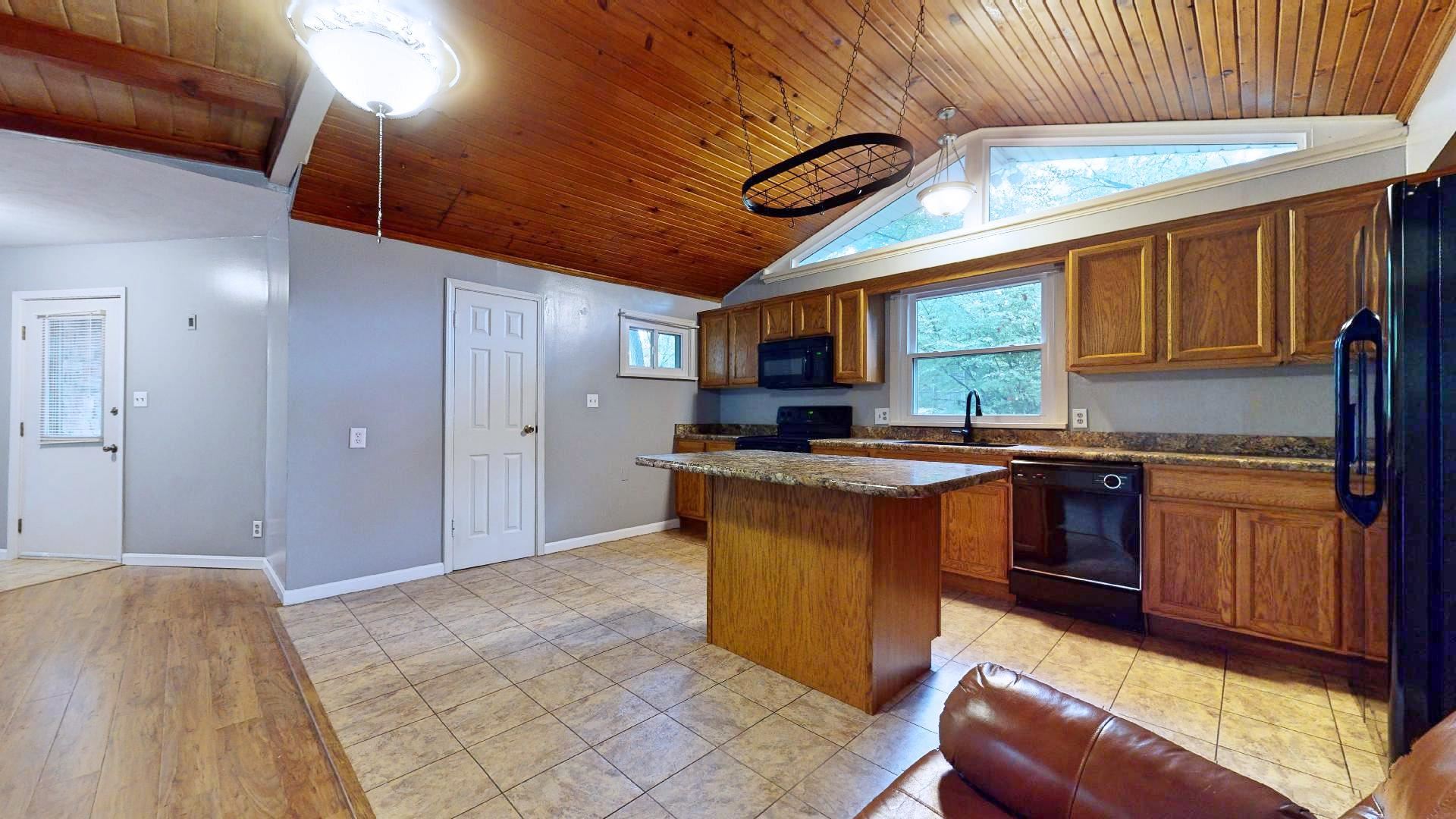 1522 Old Plank Road Newburgh, IN 47630 - Photo 5 of 35