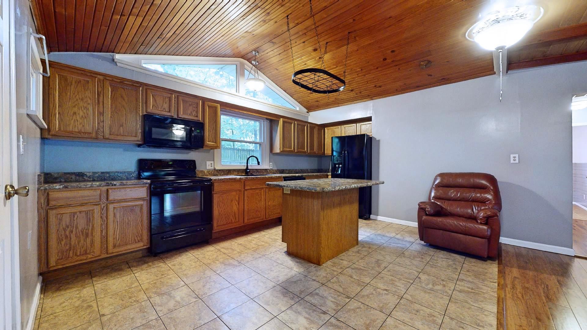 1522 Old Plank Road Newburgh, IN 47630 - Photo 6 of 35