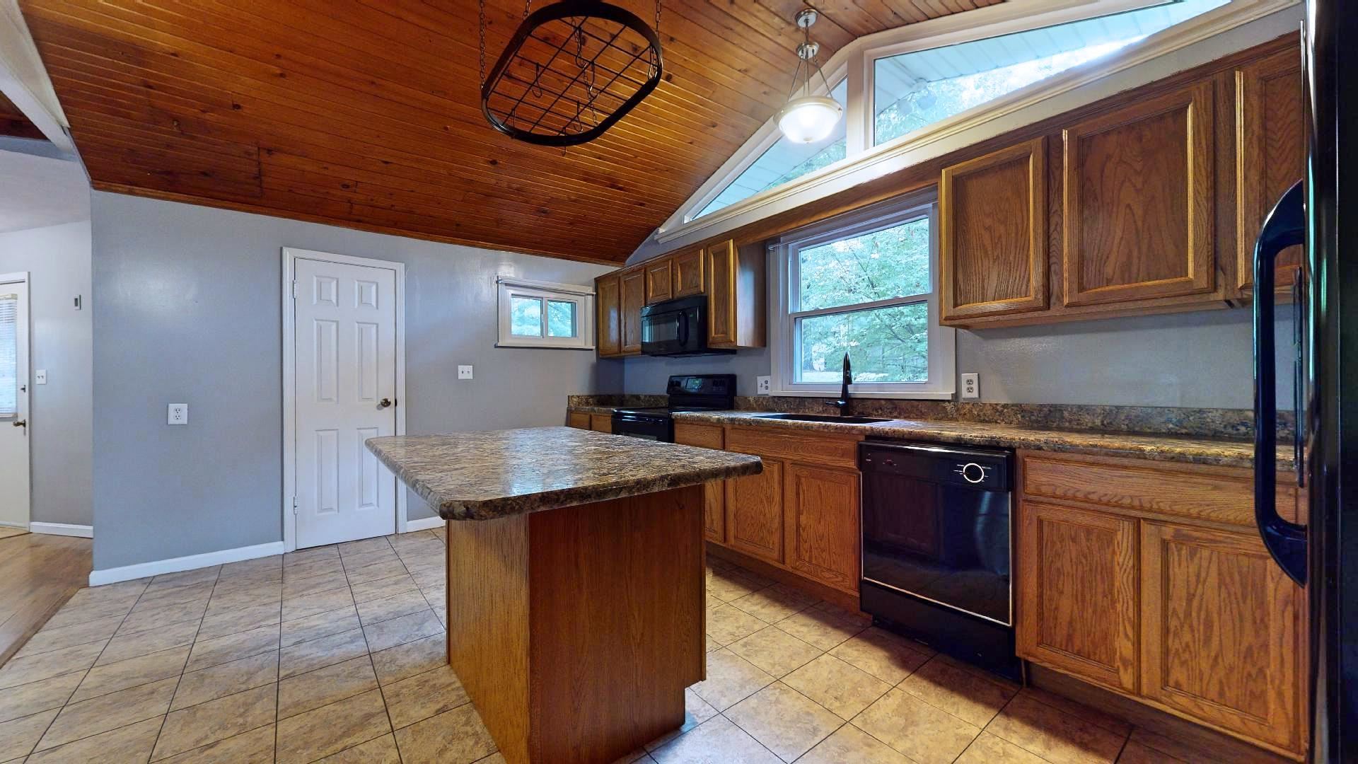 1522 Old Plank Road Newburgh, IN 47630 - Photo 8 of 35