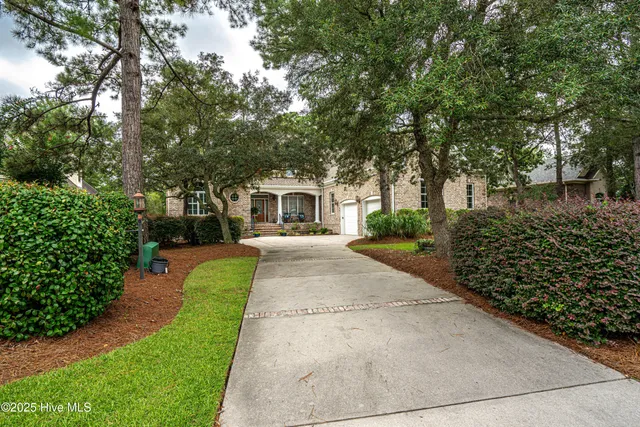 $1,199,900 | 537 Gladstone Circle Southwest, Ocean Isle Beach, NC 28469