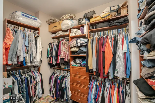 $1,199,900 | 537 Gladstone Circle Southwest, Ocean Isle Beach, NC 28469