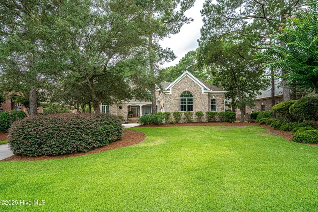 $1,199,900 | 537 Gladstone Circle Southwest, Ocean Isle Beach, NC 28469