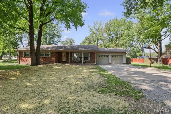 $209,900 | 1401 South 17th Street, Herrin, IL 62948