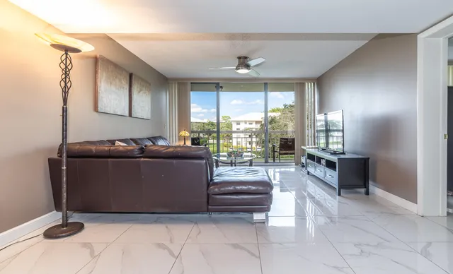 $2,750 | 6217 Balboa Circle, Unit 306, Boca Raton, FL 33433