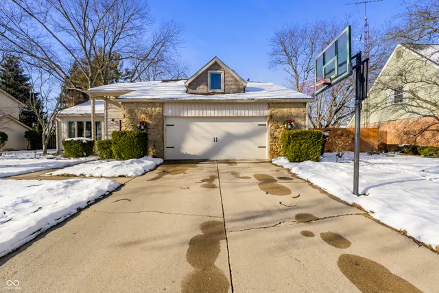 $445,000 | 3710 Oriole Drive, Columbus, IN 47203