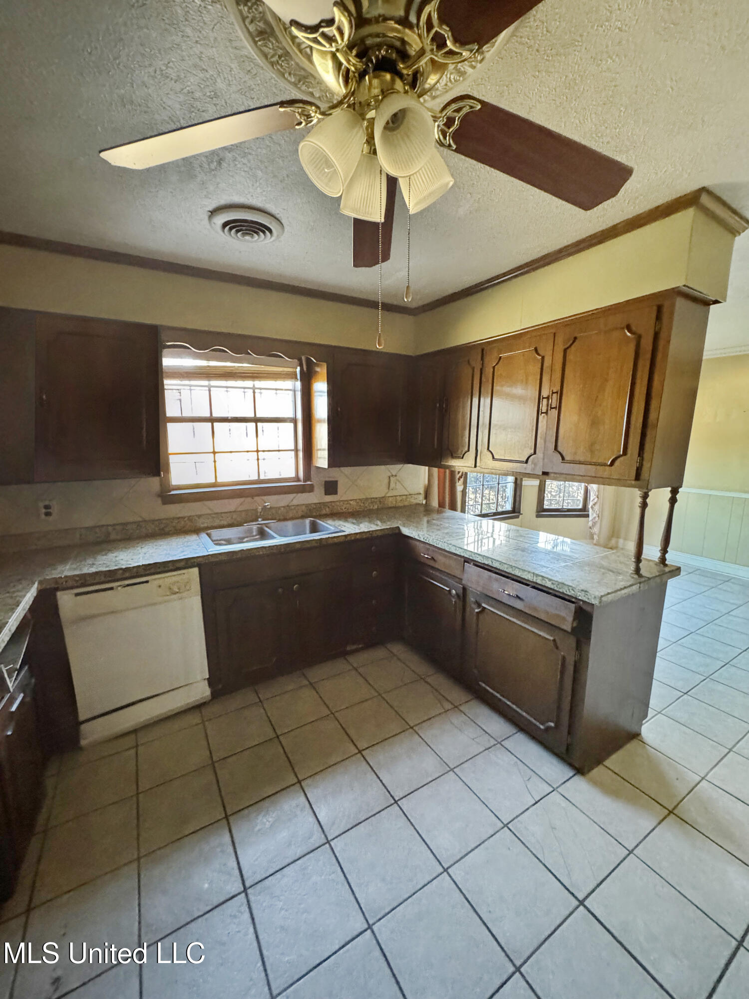 980 Royal Oak Drive Jackson, MS 39209 - Photo 11 of 27 IMG_3026