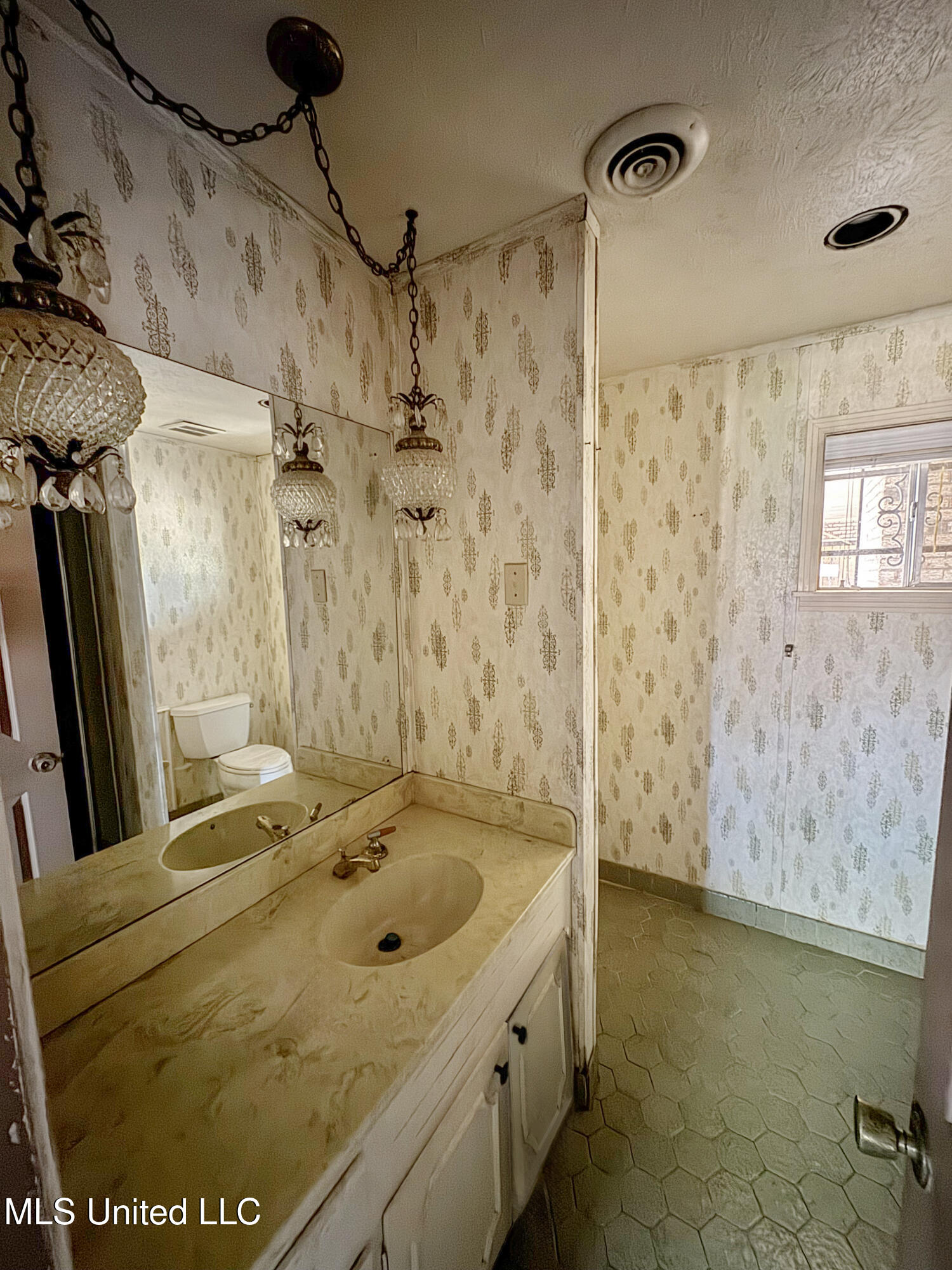 980 Royal Oak Drive Jackson, MS 39209 - Photo 14 of 27 IMG_3036