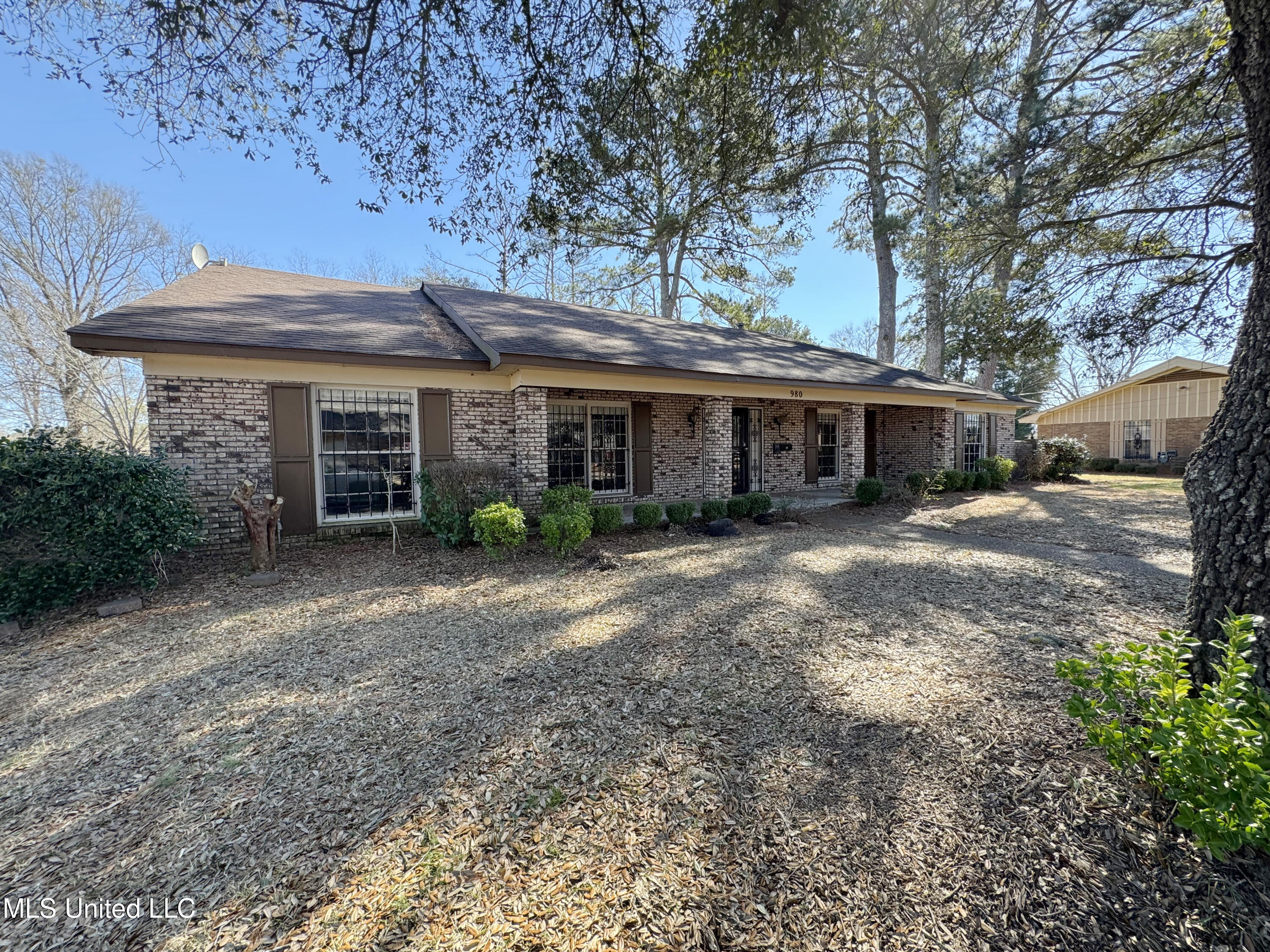 980 Royal Oak Drive Jackson, MS 39209 - Photo 3 of 27 IMG_3086