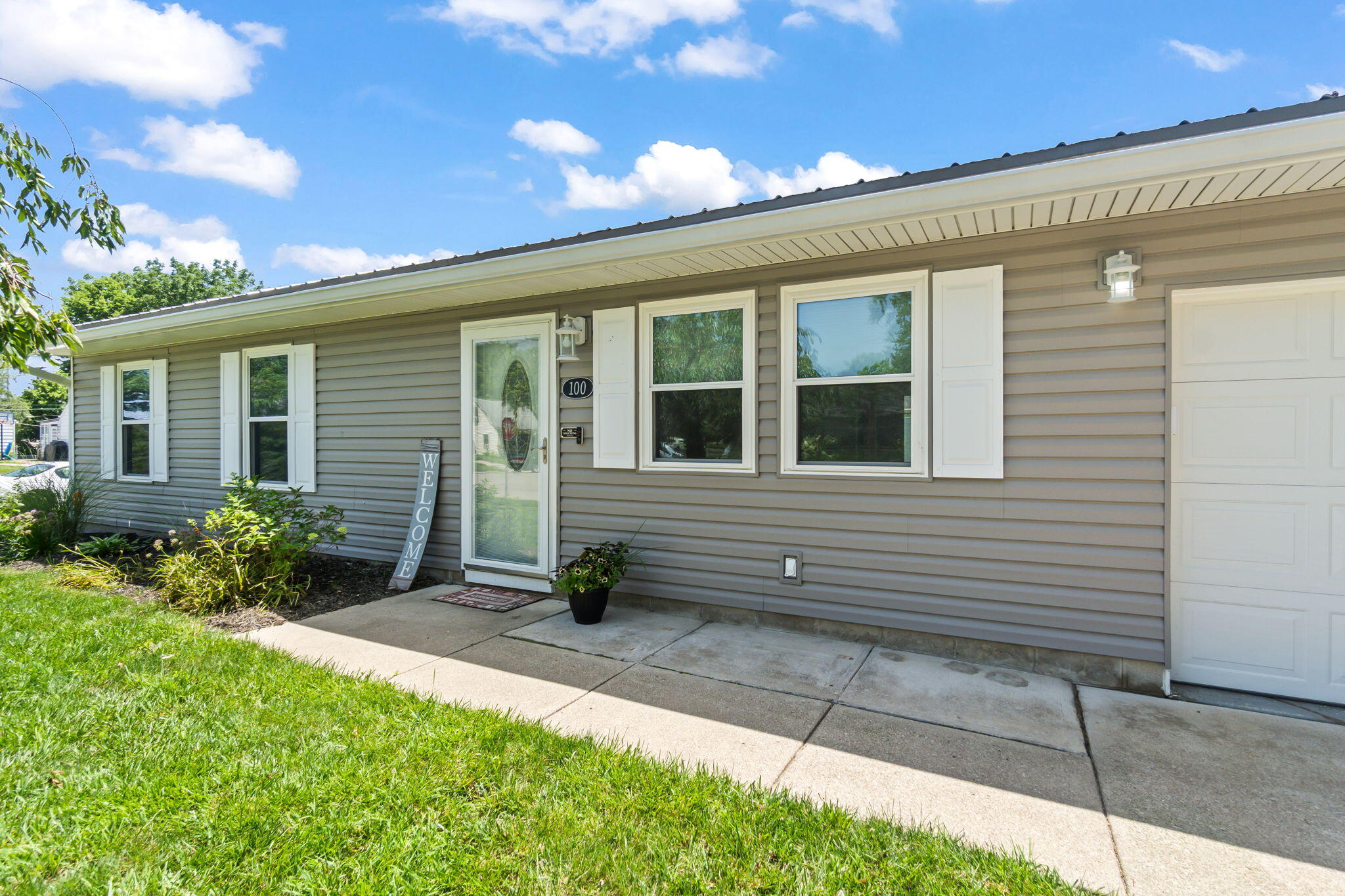 100 Atwood Place Riverside, OH 45431 - Photo 1 of 26 4-web-or-mls-DSC07590