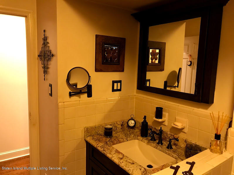 28 Figurea Avenue Staten Island, NY 10312 - Photo 11 of 46 9