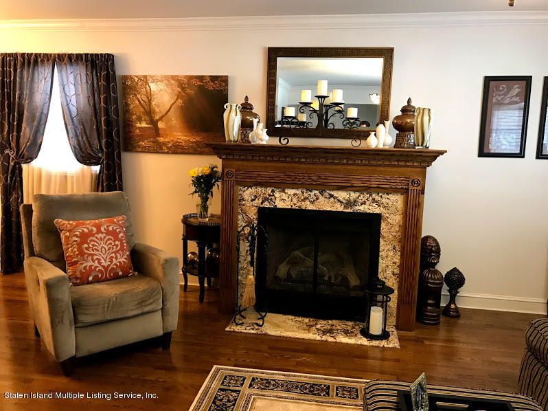 28 Figurea Avenue Staten Island, NY 10312 - Photo 3 of 46 1