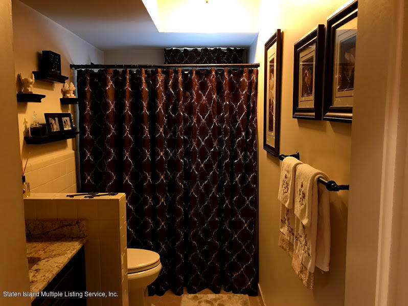 28 Figurea Avenue Staten Island, NY 10312 - Photo 10 of 46 8