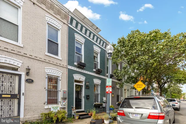 a car parked in front of a building