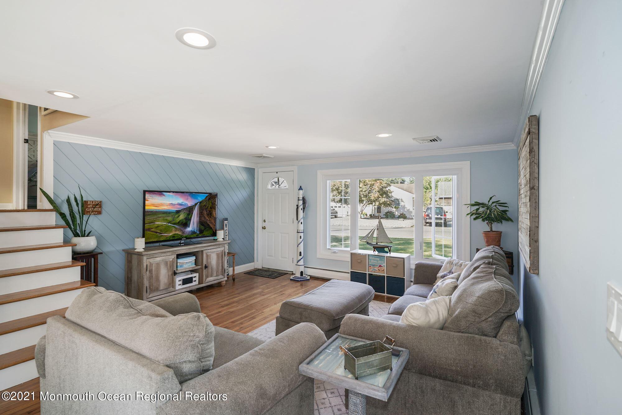 1136 Roe Avenue Point Pleasant, NJ 08742 - Photo 2 of 21 010_1136_Roe_Ave_352874_663223