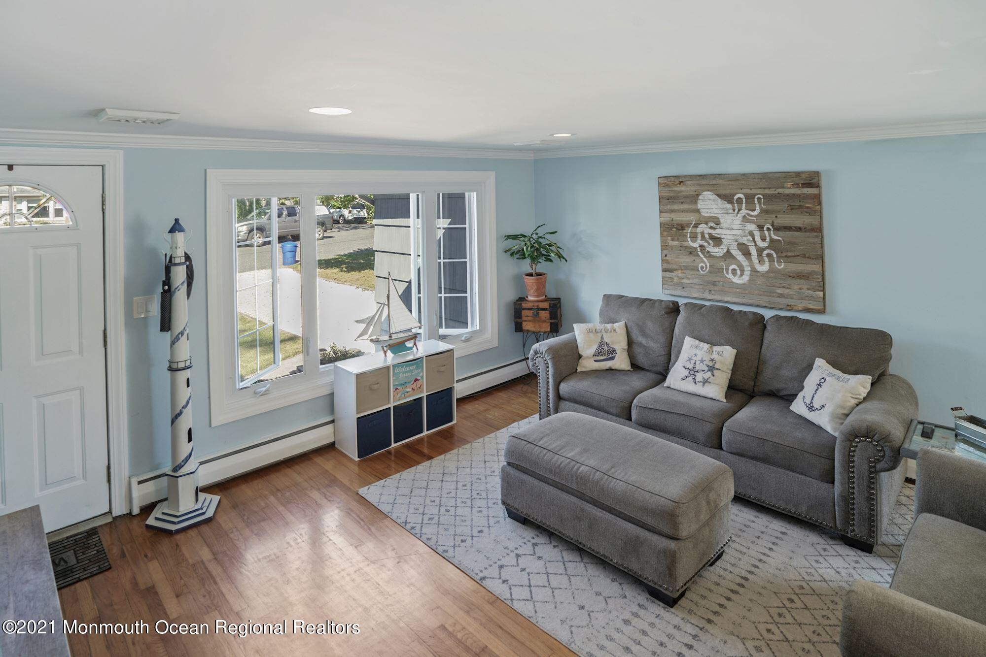 1136 Roe Avenue Point Pleasant, NJ 08742 - Photo 4 of 21 021_1136_Roe_Ave_352874_663223