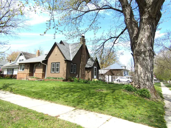 $246,000 | 141 Summit Avenue, Montevideo, MN 56265