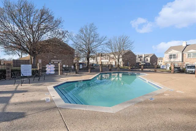 $165,000 | 617 Carriagehouse Lane, Unit 3E, Garland, TX 75040