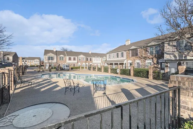 $165,000 | 617 Carriagehouse Lane, Unit 3E, Garland, TX 75040