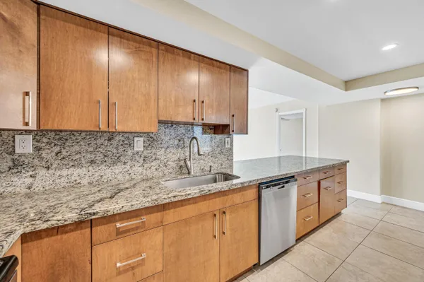 $3,200 | 525 North Ocean Boulevard, Unit 1217, Pompano Beach, FL 33062