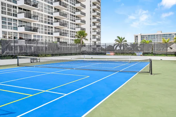 $3,200 | 525 North Ocean Boulevard, Unit 1217, Pompano Beach, FL 33062