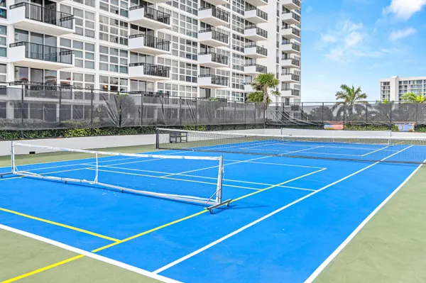 $3,200 | 525 North Ocean Boulevard, Unit 1217, Pompano Beach, FL 33062