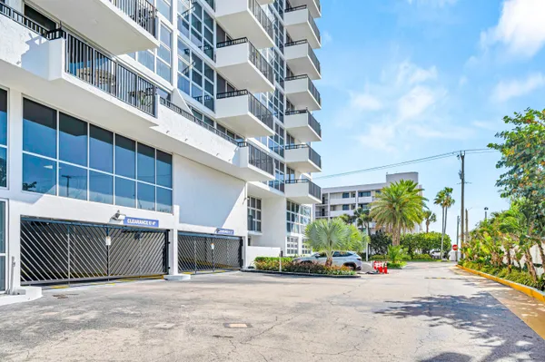 $3,200 | 525 North Ocean Boulevard, Unit 1217, Pompano Beach, FL 33062