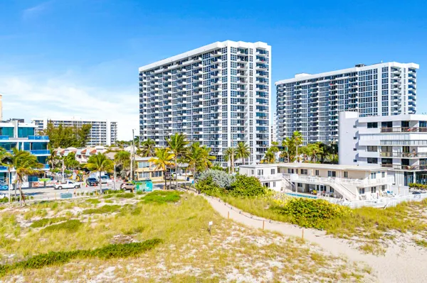 $3,200 | 525 North Ocean Boulevard, Unit 1217, Pompano Beach, FL 33062