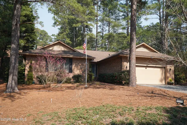 $525,000 | 33 Thunderbird Circle, Pinehurst, NC 28374