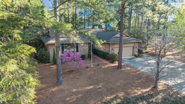 $525,000 | 33 Thunderbird Circle, Pinehurst, NC 28374