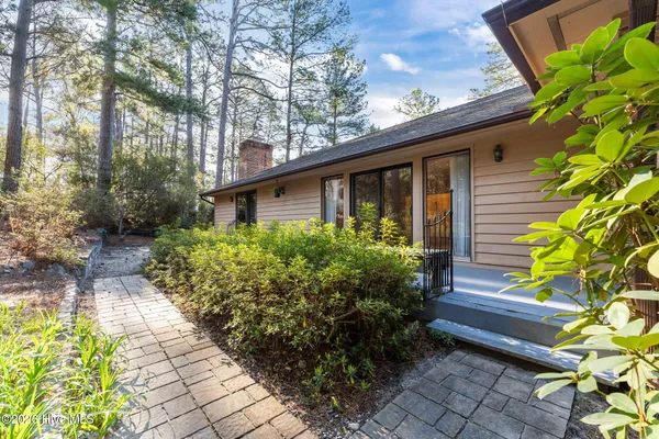 $525,000 | 33 Thunderbird Circle, Pinehurst, NC 28374