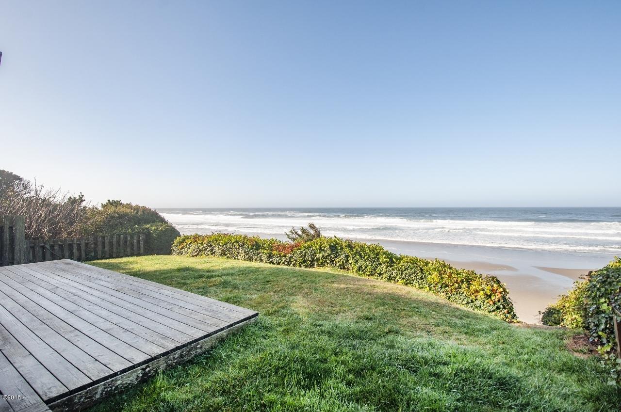 7469 Northwest Logan Road Lincoln City, OR 97367 - Photo 4 of 35 B3F42015-970D-4A3A-973E-37AABDA8823D