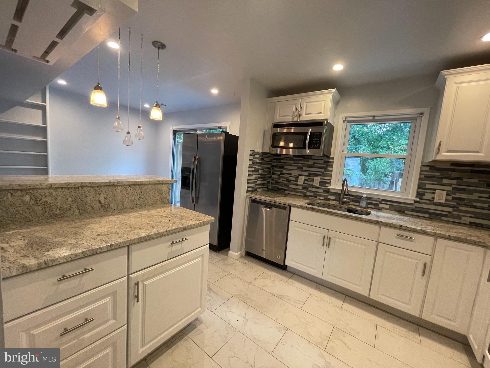 7744 Matisse Way Springfield, VA 22153 - Photo 8 of 14 Gallery Image 8