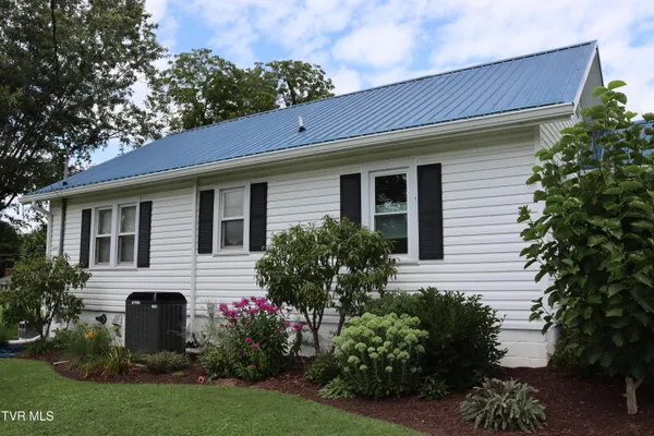 $189,500 | 172 Harless Avenue, Jonesville, VA 24263