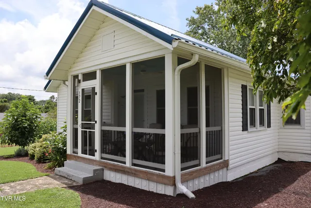 $199,900 | 172 Harless Avenue, Jonesville, VA 24263