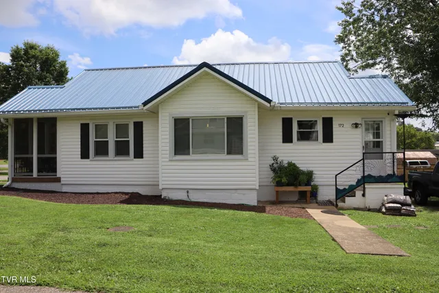 $199,900 | 172 Harless Avenue, Jonesville, VA 24263