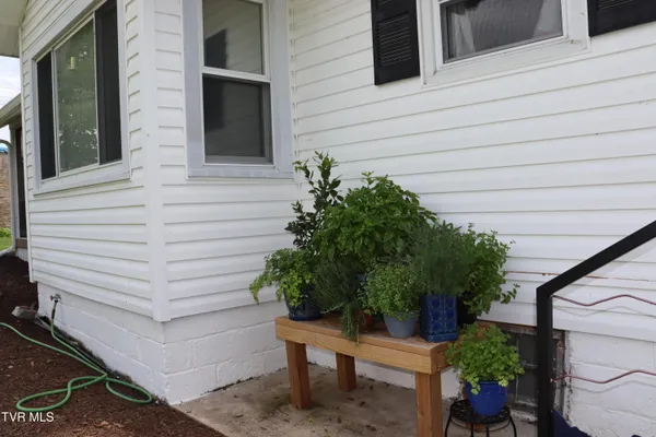 $189,500 | 172 Harless Avenue, Jonesville, VA 24263
