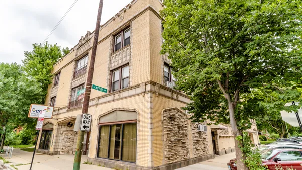 $1,900 | 4004 North Avers Avenue, Unit 3N, Chicago, IL 60618
