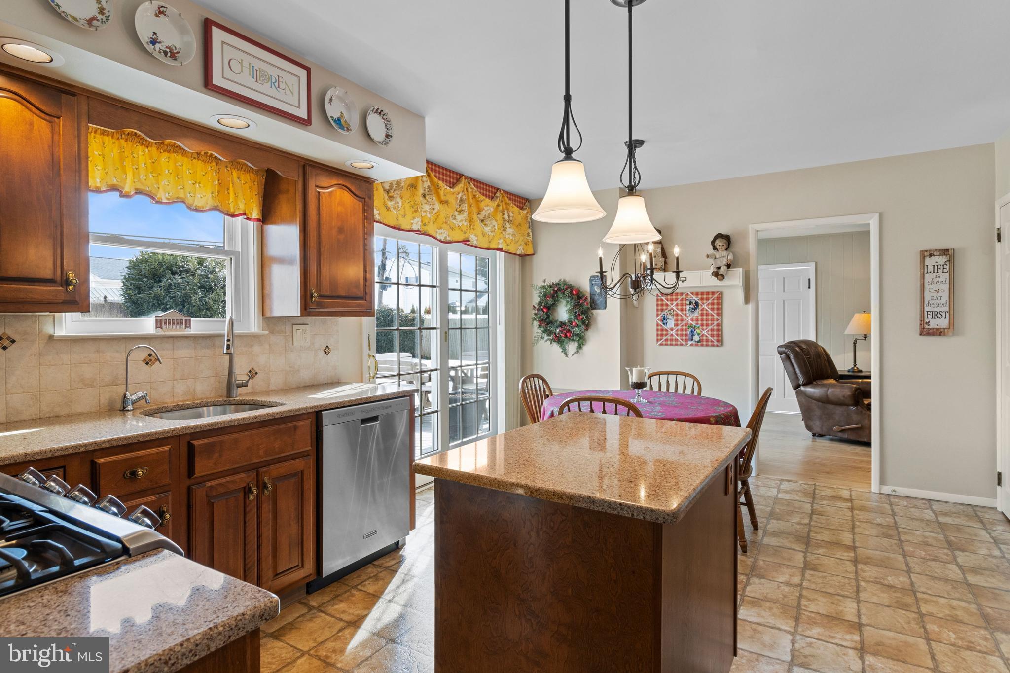 510 Kavanaugh Road Fairless Hills, PA 19030 - Photo 14 of 56 Updated Kitchen w/gas cooking
