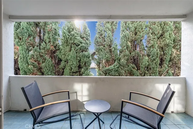 a view of a window in a room