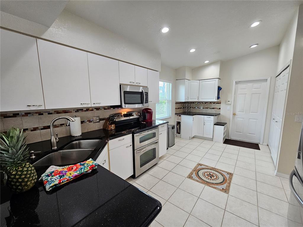 114 Albatross Road Rotonda West, FL 33947 - Photo 14 of 36 Gallery Image 14