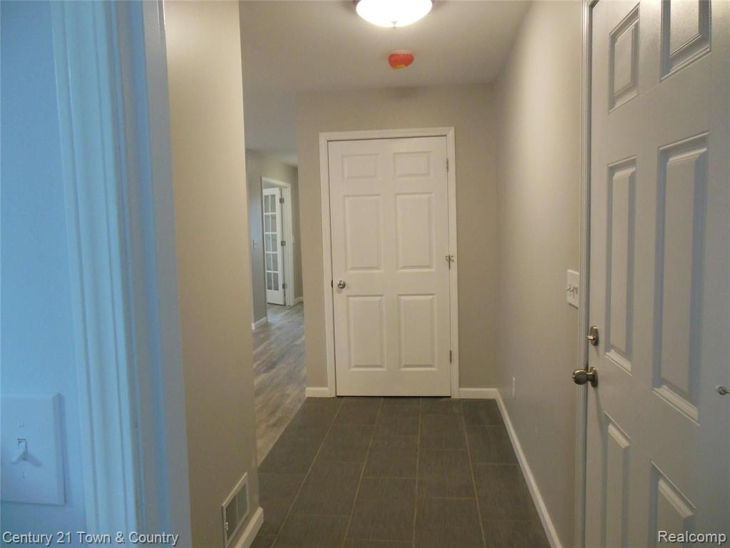 3298 Harrison Avenue Rochester Hills, MI 48307 - Photo 10 of 30