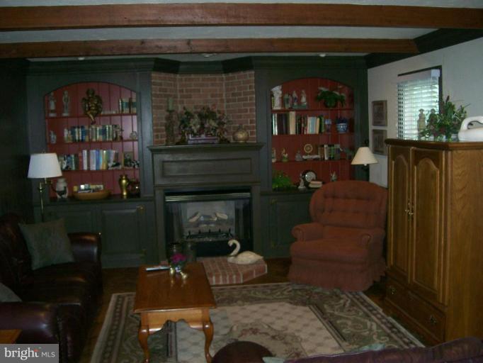 15211-15211 Chestnut Fork Road Culpeper, VA 22701 - Photo 7 of 15 Family Room