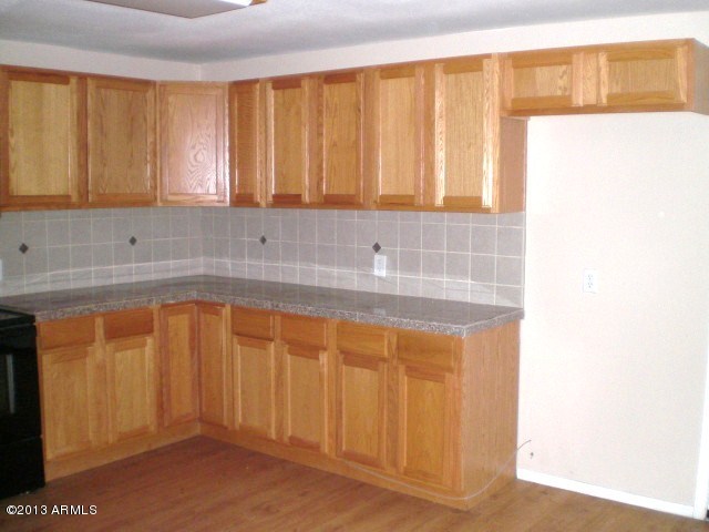 5647 West Hatcher Road Glendale, AZ 85302 - Photo 15 of 44 023-357726 kitchen pic 2