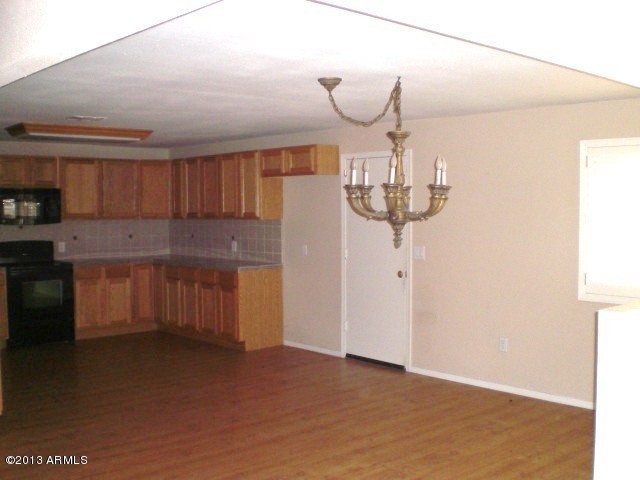 5647 West Hatcher Road Glendale, AZ 85302 - Photo 19 of 44 023-357726 dining room pic 2
