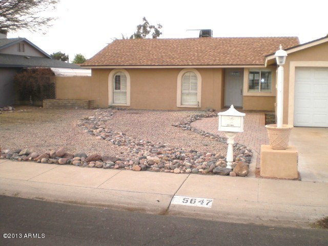 5647 West Hatcher Road Glendale, AZ 85302 - Photo 5 of 44 023-357726 front yard