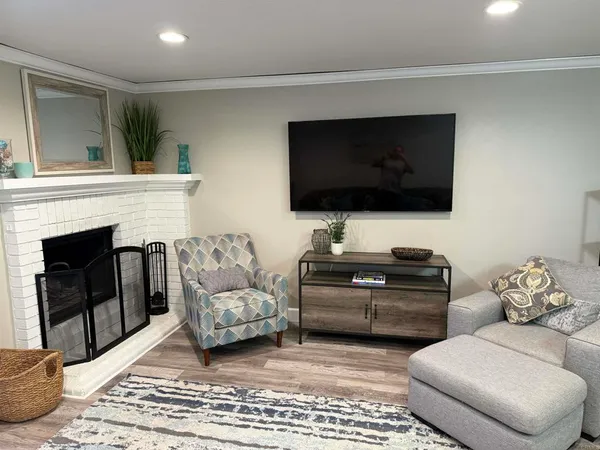 $3,700 | 8840 Villa La Jolla Drive, La Jolla, CA 92037