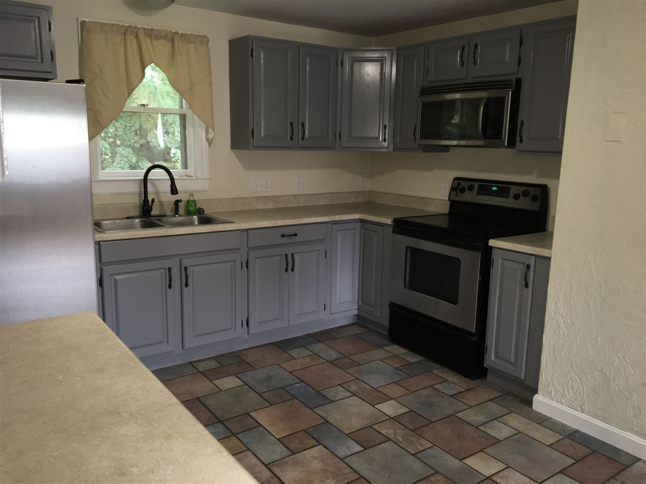 4 Village Lane Rochester, NH 03867 - Photo 7 of 40