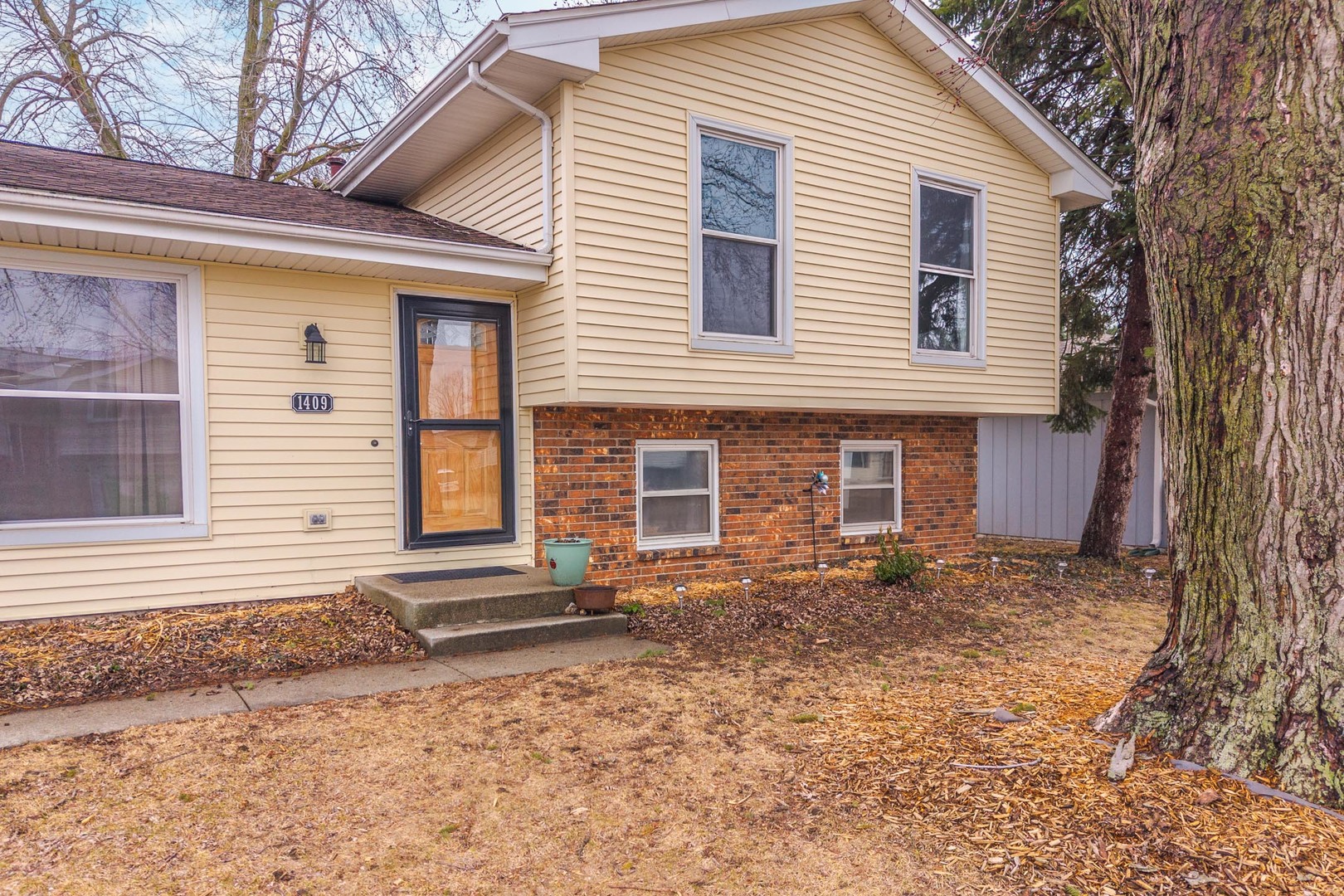 1409 Hanson Drive Normal, IL 61761 - Photo 2 of 42